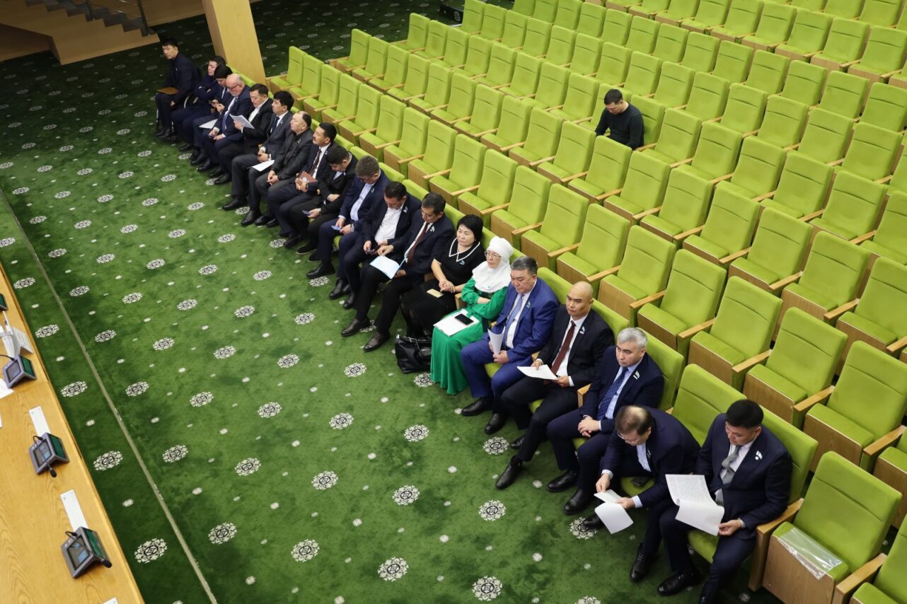 ЖЕТІСУ ОБЛЫСТЫҚ МӘСЛИХАТЫНЫҢ КЕЗЕКТІ ХXXIV СЕССИЯСЫ ӨТКІЗІЛІП, КҮН ТӘРТІБІНДЕ 9 МӘСЕЛЕ ҚАРАЛДЫ