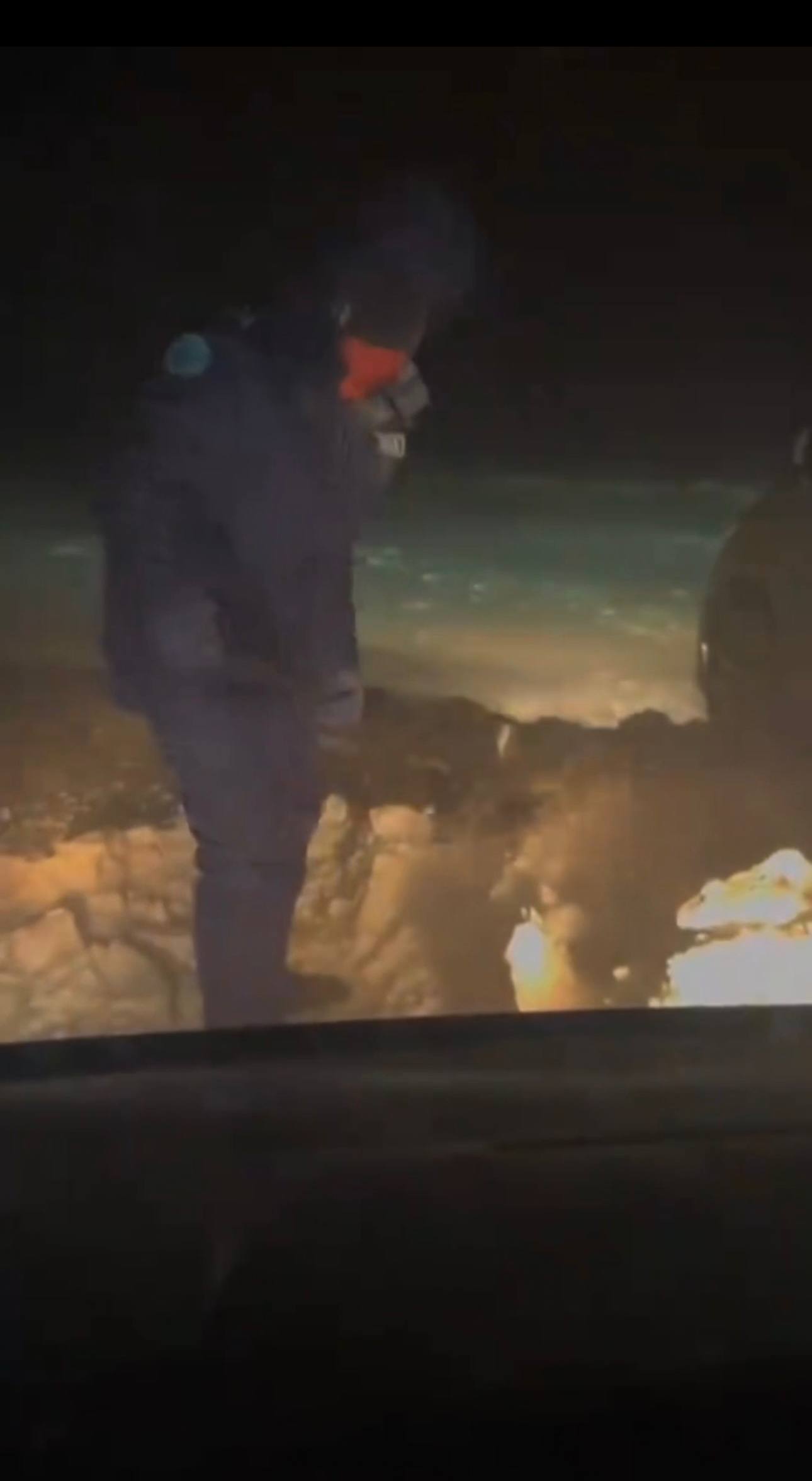 Абай облысының полицейлері боранды түнде жолда қалып қалған Шығыс Қазақстан облысы тұрғынының көлігін қар құрсауынан шығарды