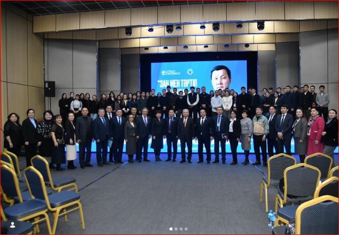 Атырау облысы Әділет департаментінің басшысы Гуланда Орынбасарқызы Кыстаубаева Х.Досмұхамедов атындағы Атырау университетінде ҚР Парламенті Мәжілісінің депутаты, Мәжілістің заңнама және сот-құқықтық реформасы комитетінің мүшесі, Қазақстанның құрметті заңгері Абзал Құспанның студенттармен кездесу жиынына қатысты