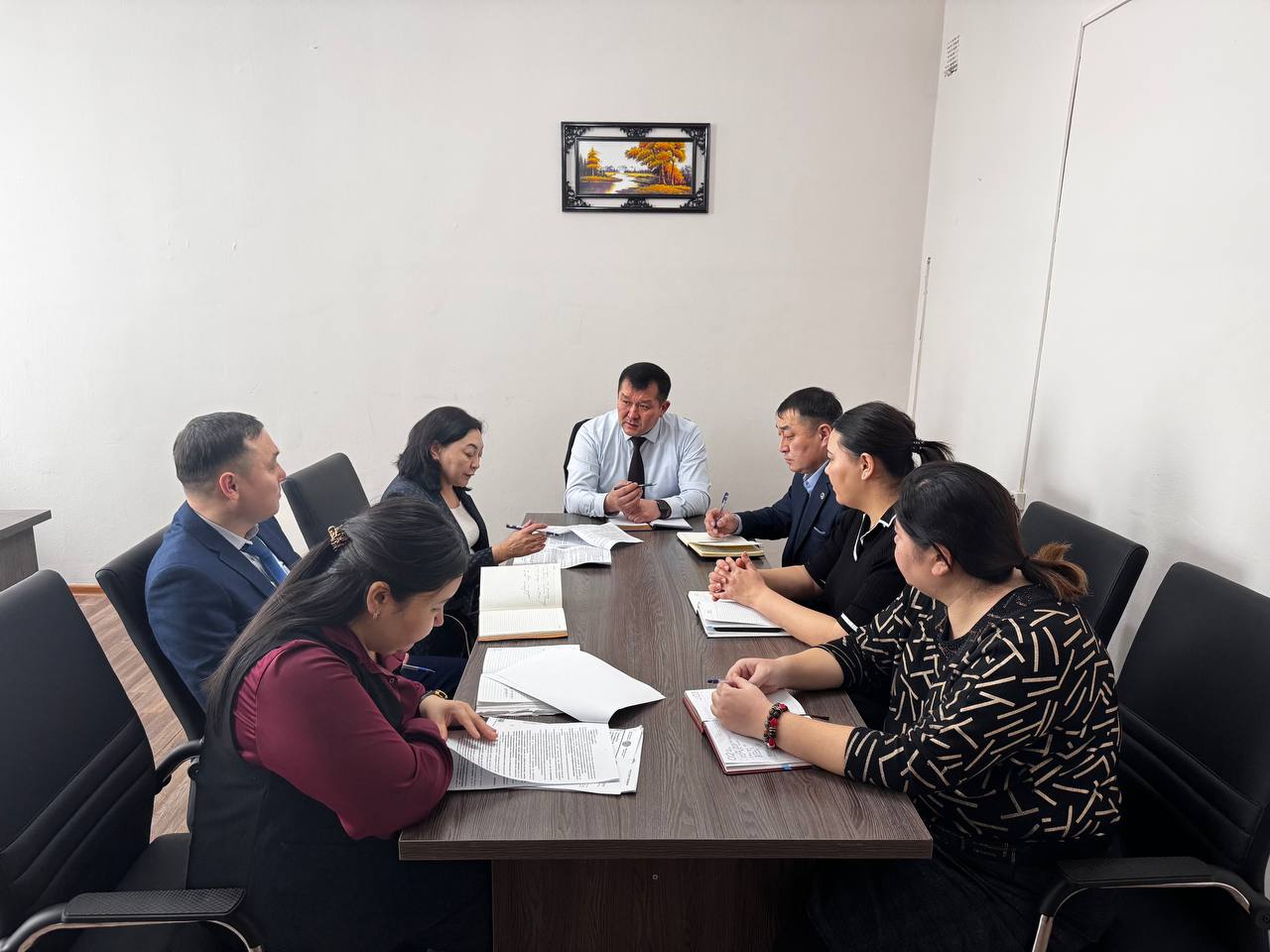 Абай облысы Әділет департаментінде Әкімшілік рәсімдік-процестік кодекске енгізілген өзгерістер мен толықтыруларды талқылау, сондай-ақ мемлекеттік қызметшілердің әдеп нормаларын сақтау мәселелері бойынша семинар-кеңес өтті.