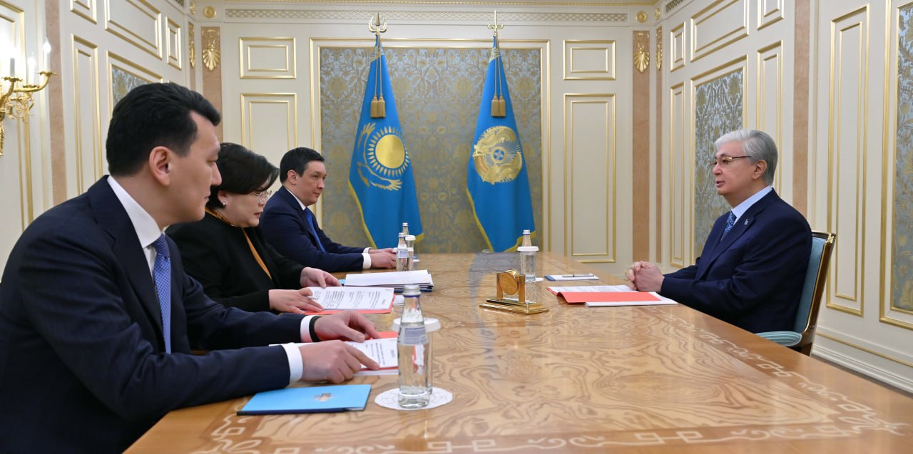 Президент Конституциялық комиссия жетекшілерімен жұмыс кеңесін өткізді