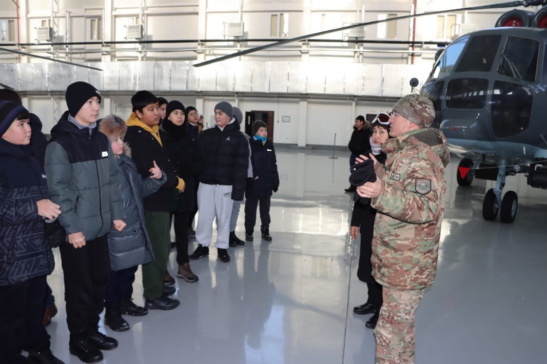 Болашақ Отан қорғаушылар Ұлттық ұланның авиациялық базасының тыныс-тіршілігімен танысты