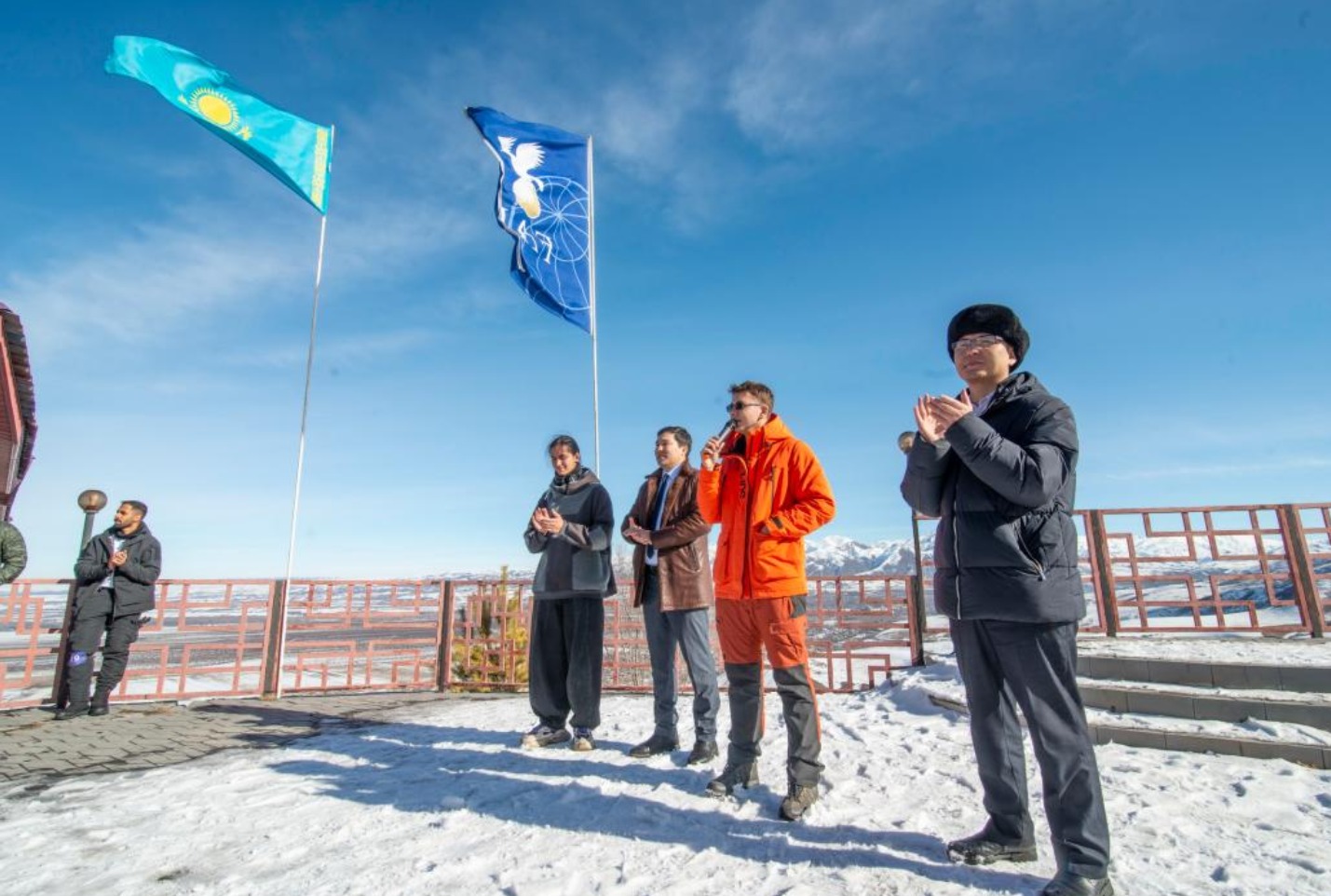 Алты елдің парапланшылары Жетісу көгінде самғады