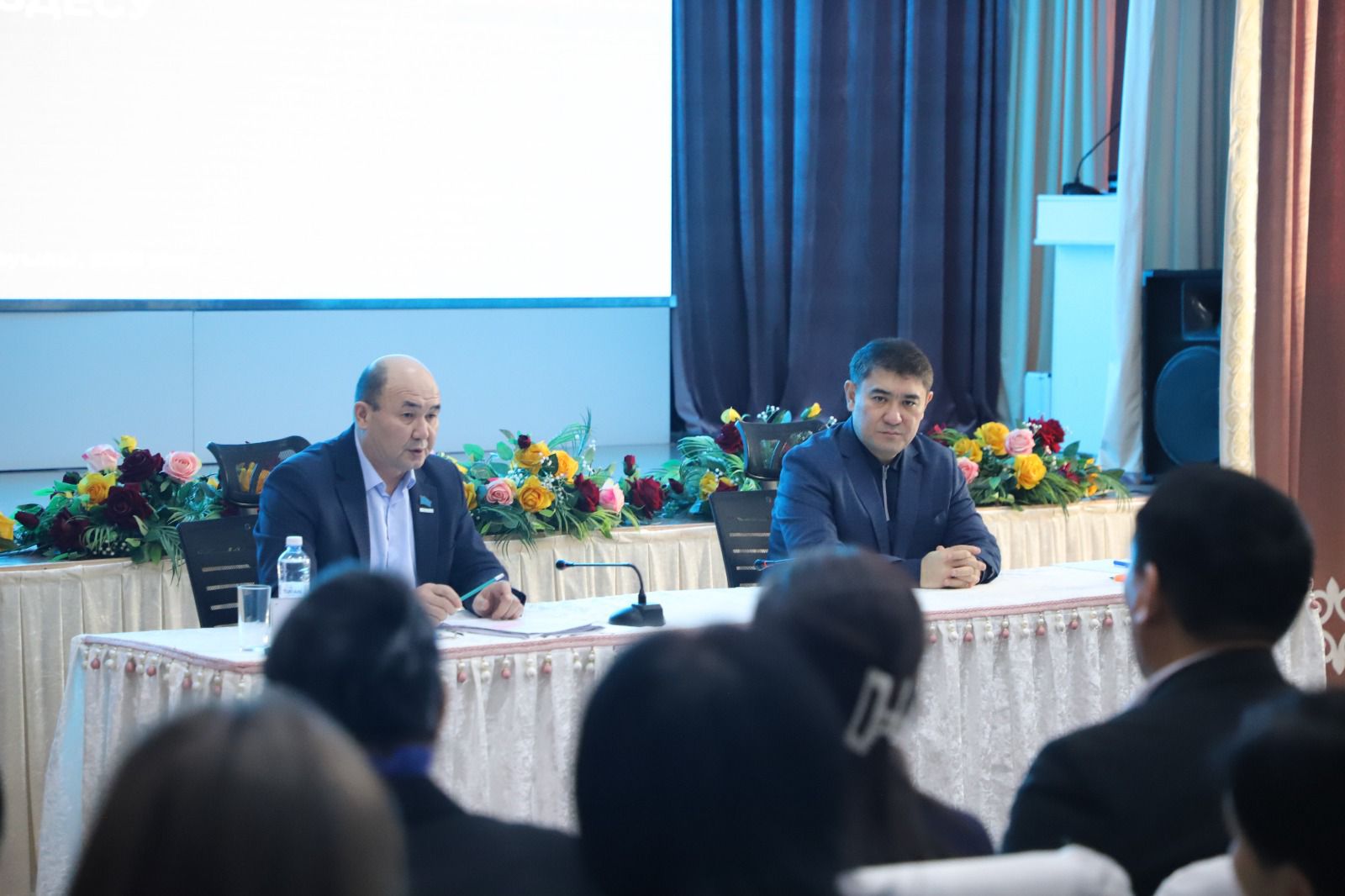 🔹 Жаңа Конституция жобасы аясында М. Мақатаев атындағы мектептің қызметкерлерімен кездесу өтті 🔹