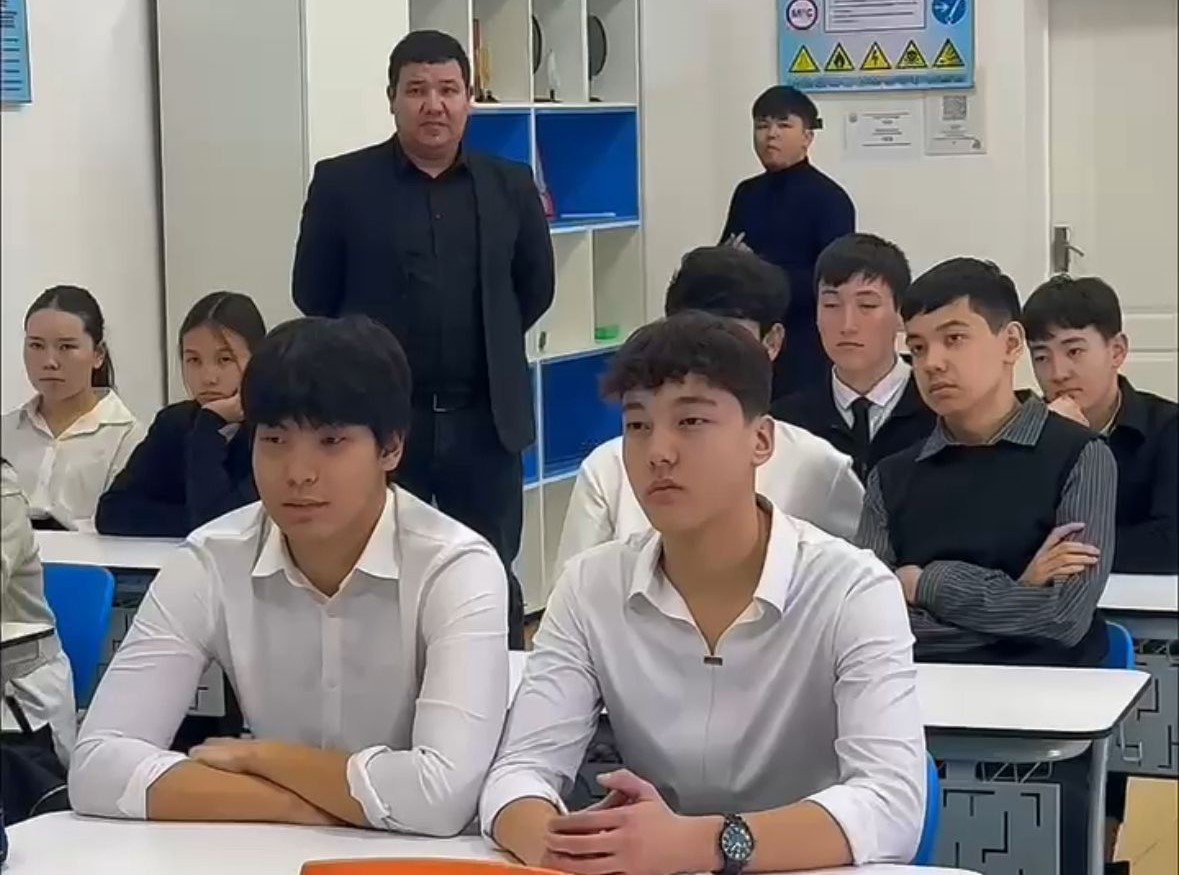 БОЛАШАҚ САЙЛАУШЫЛАРМЕН КЕЗДЕСУ