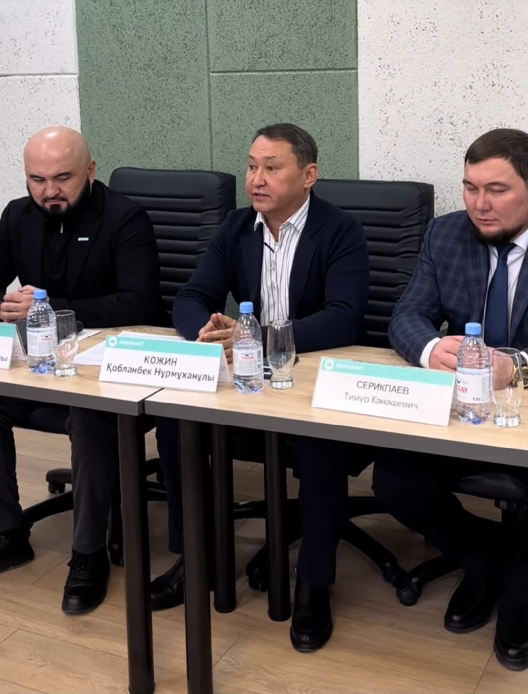 Жетекші ауылының тұрғындармен және ақсақалдармен кездесу