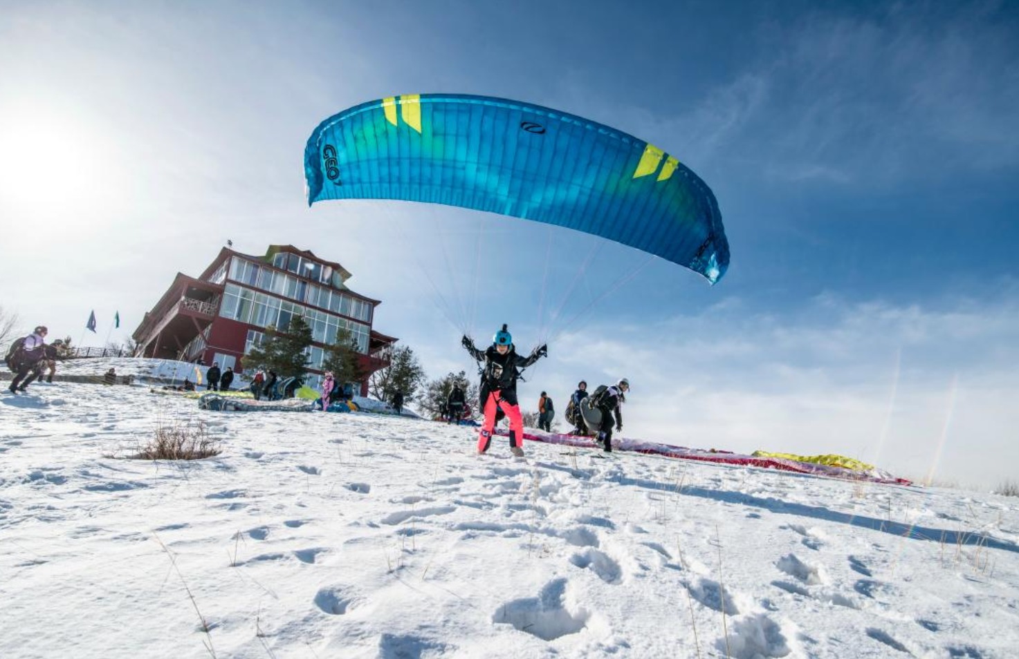 Алты елдің парапланшылары Жетісу көгінде самғады