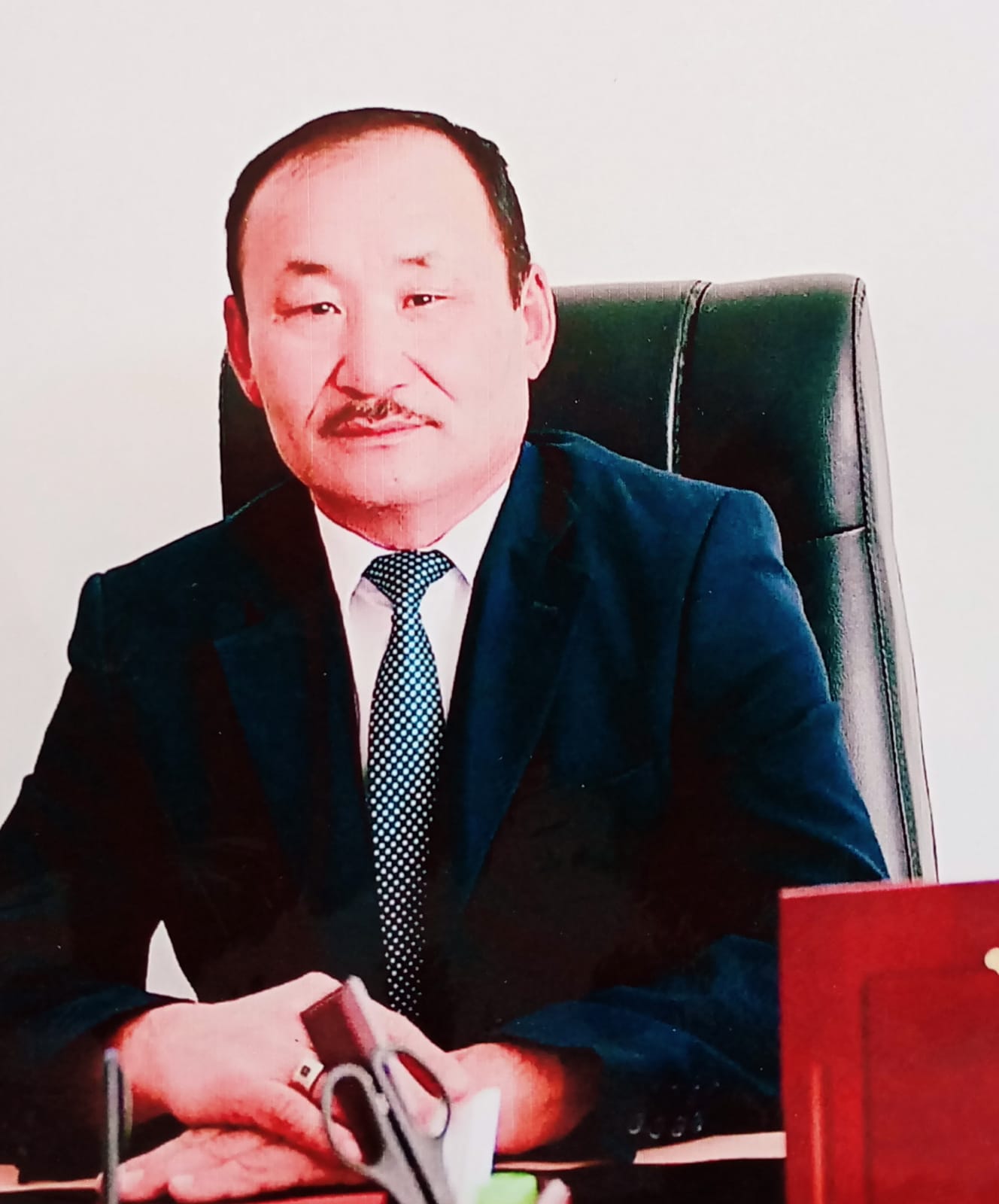 Исатай аудандық сайлау комиссиясының төрағасы Қабыл Рамазанұлы барша аудан сайлаушыларын Дүниежүзілік сайлау күнімен шын жүректен құттықтайды!