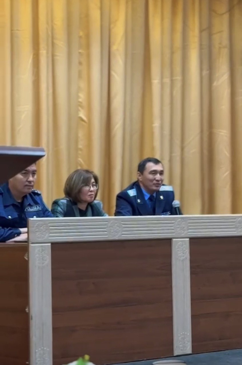 Зеренді ауданында еңбек ұжымдарымен кездесу өткізілді