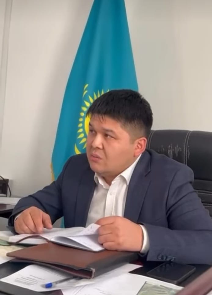 Дөңгелек үстел