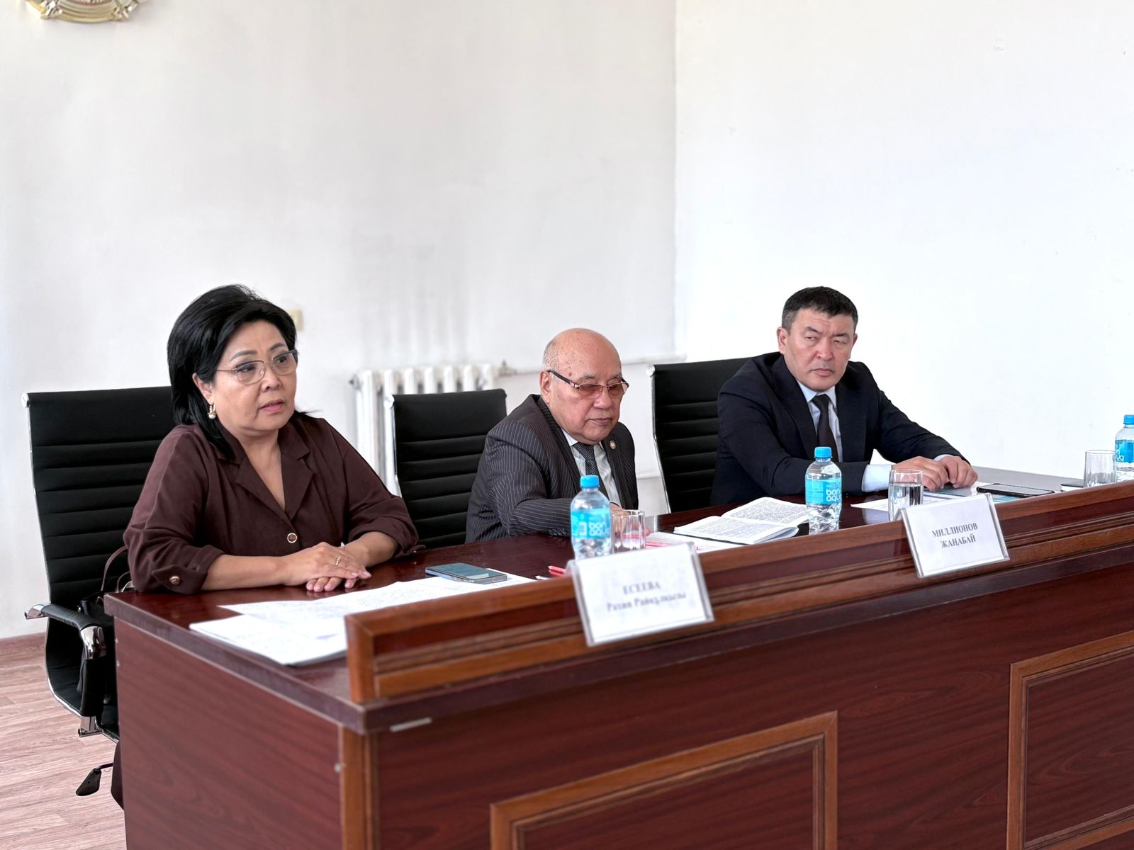 Жаңа бас құжат жобасын талқылады