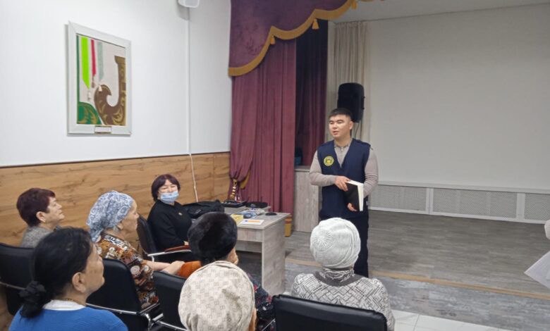 «Заң мен тәртіп»: елордалық зейнеткерлерге киберқылмыскерлерден қалай сақтану керектігі түсіндірілді