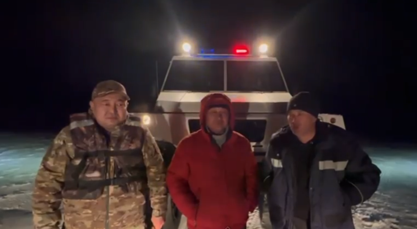 Спасатели пришли на помощь рыбакам в экстренной ситуации