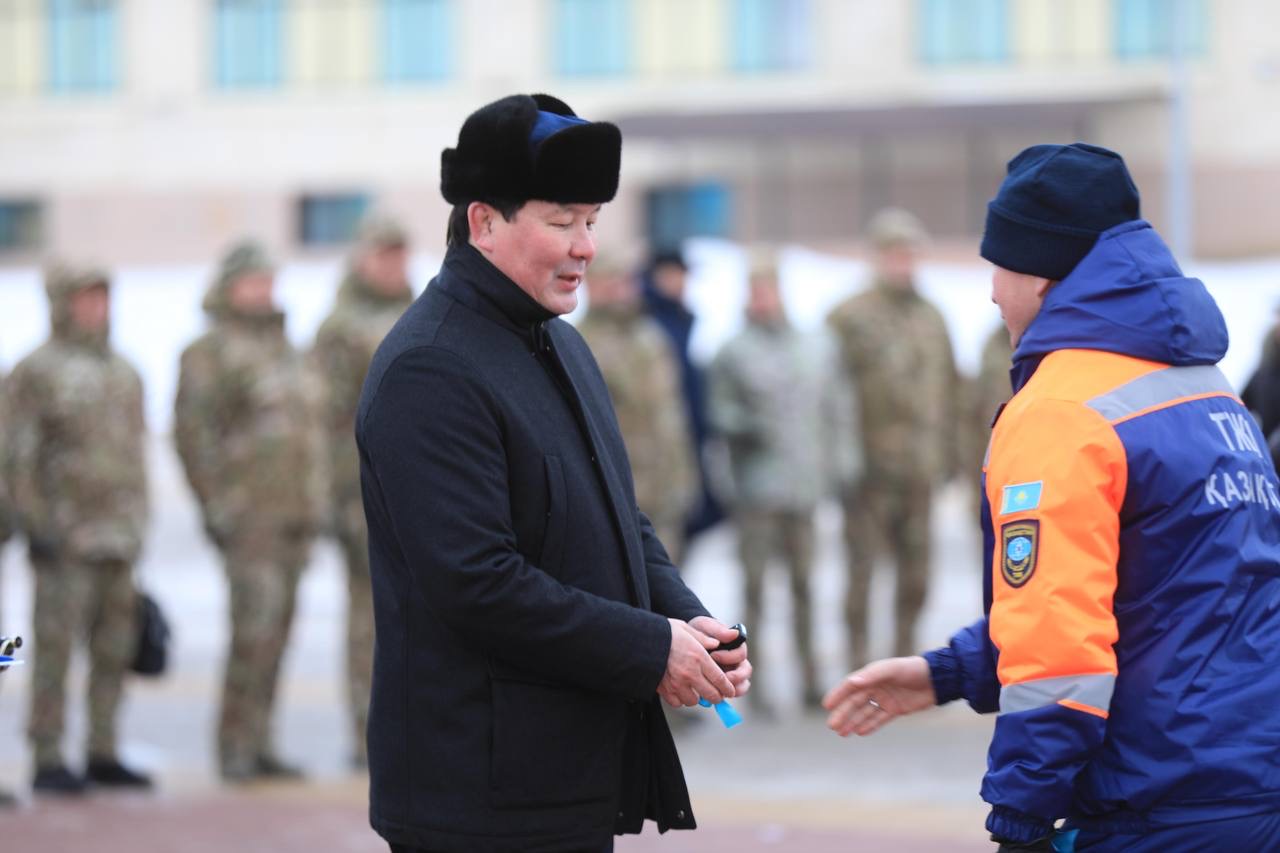 Ақтөбеде төтенше жағдайлар қызметіне жаңа техникалардың кілттері табысталды