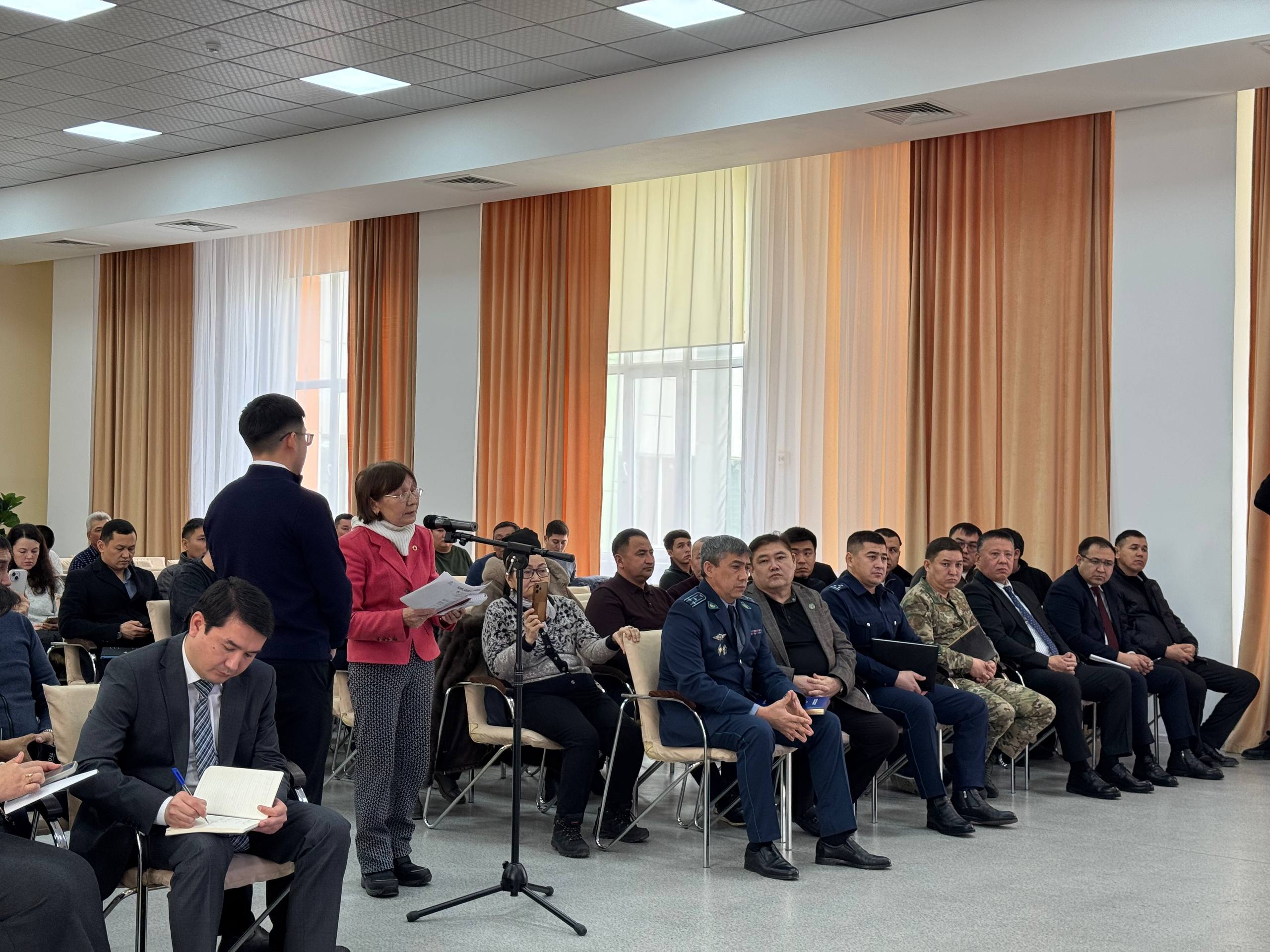 Наурызбай ауданының тұрғындарымен кездесу: аумақты дамытуға қатысты өзекті мәселелер талқыланды !!!