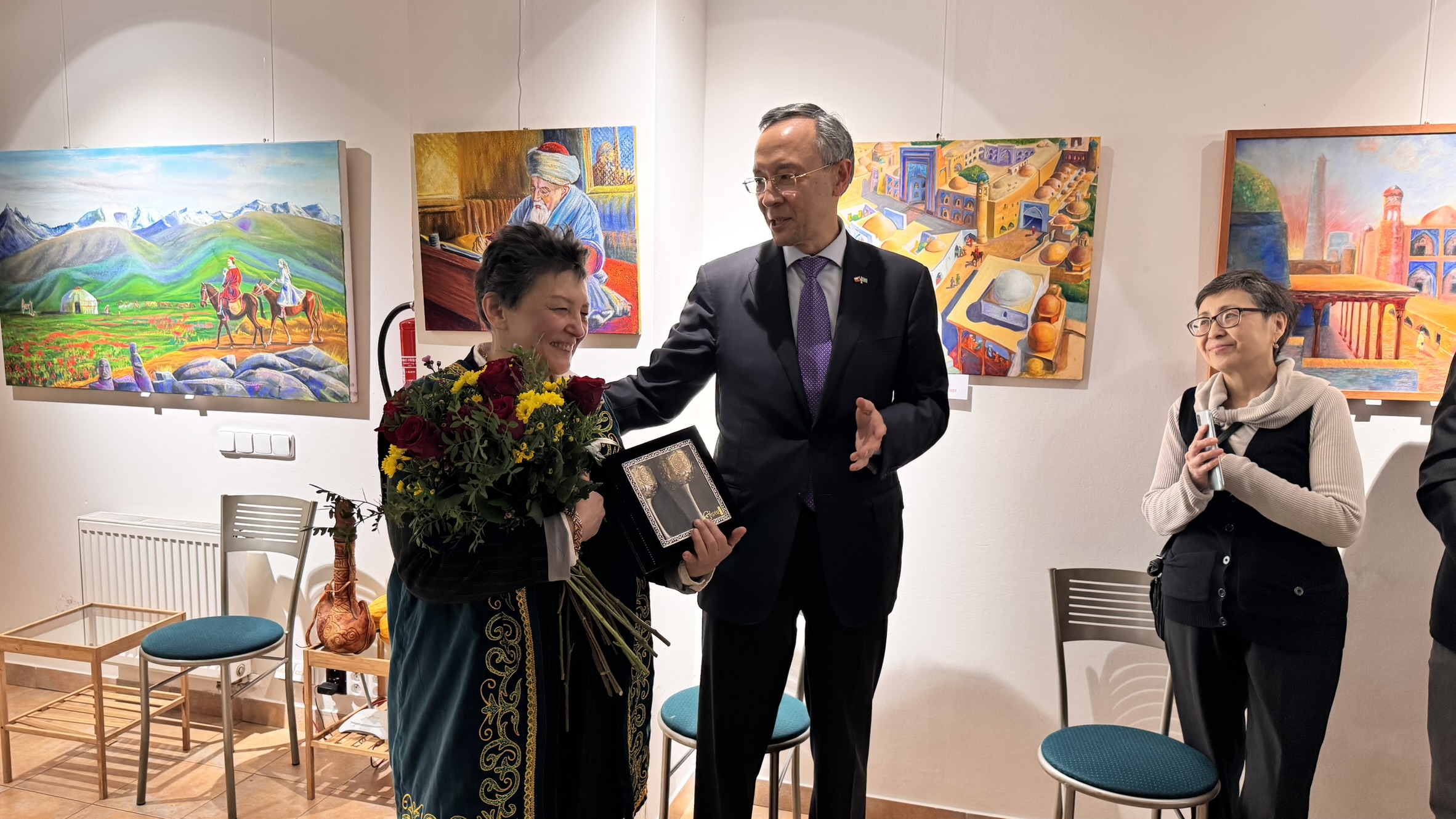 Казахская культурная тематика представлена на выставке в Праге