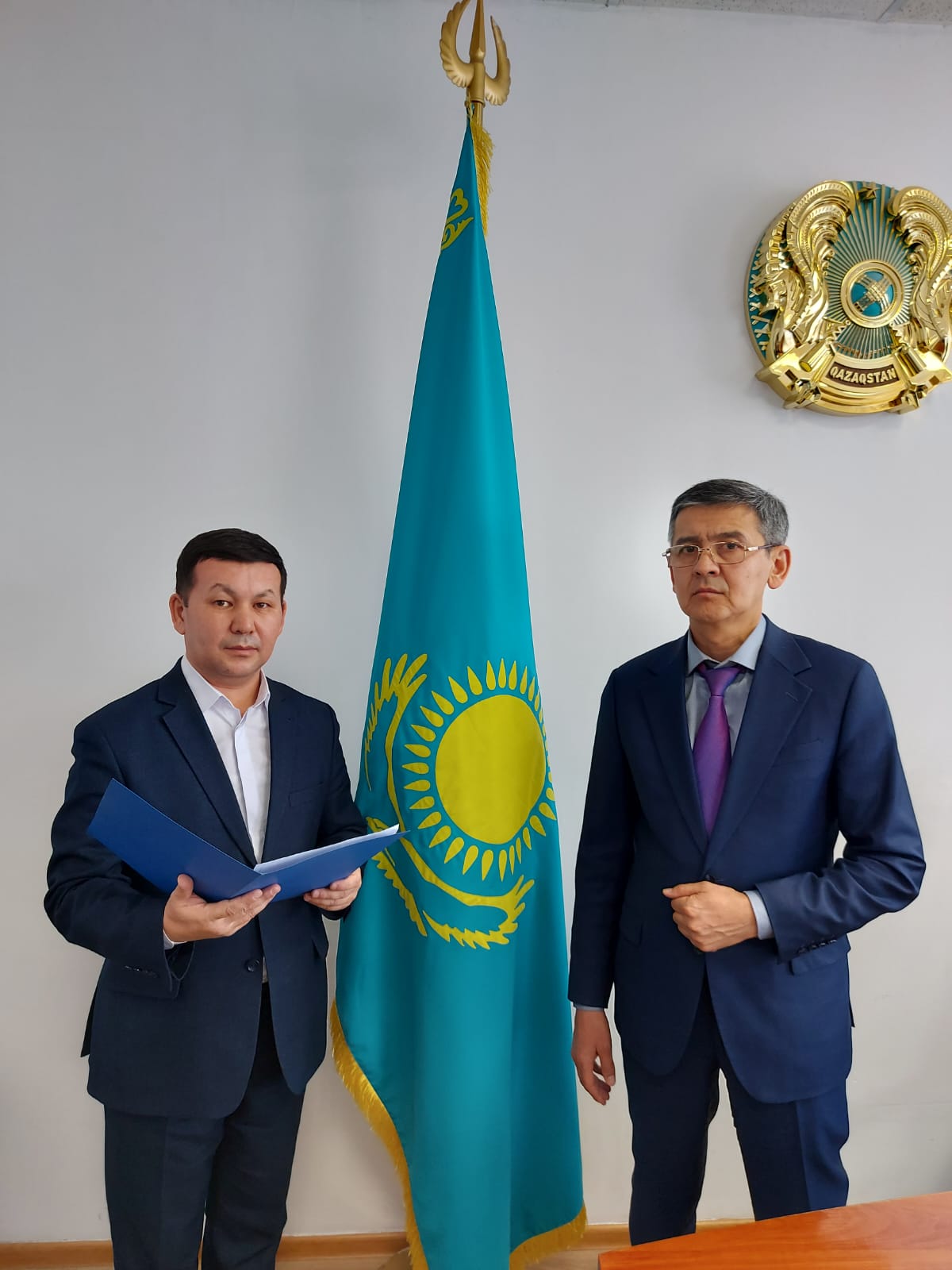 Церемония принятия присяги государственным служащим, впервые занимающим эту должность