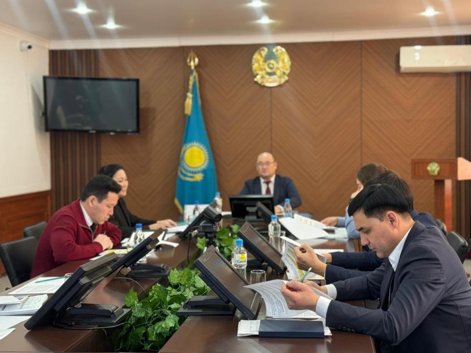 Алға ауданында мемлекеттік рәміздердің қолданылуына қатысты комиссия отырысы өтті