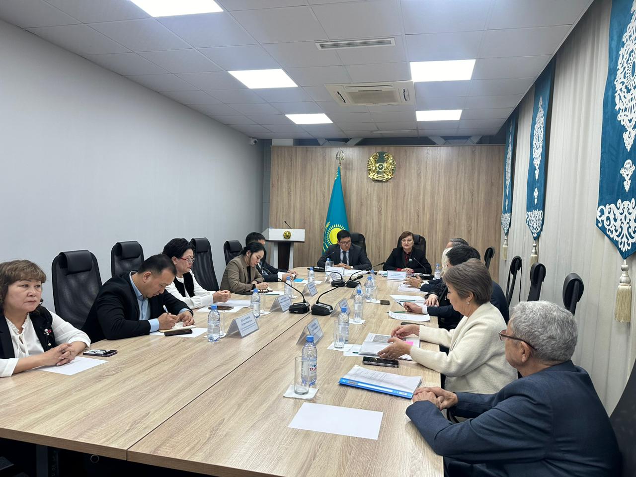 2026 жылғы 9 ақпанда сағат 10:00 де VIII сайланған Алатау қалалық мәслихатының кезектен тыс XXVIII сессиясы өтті.