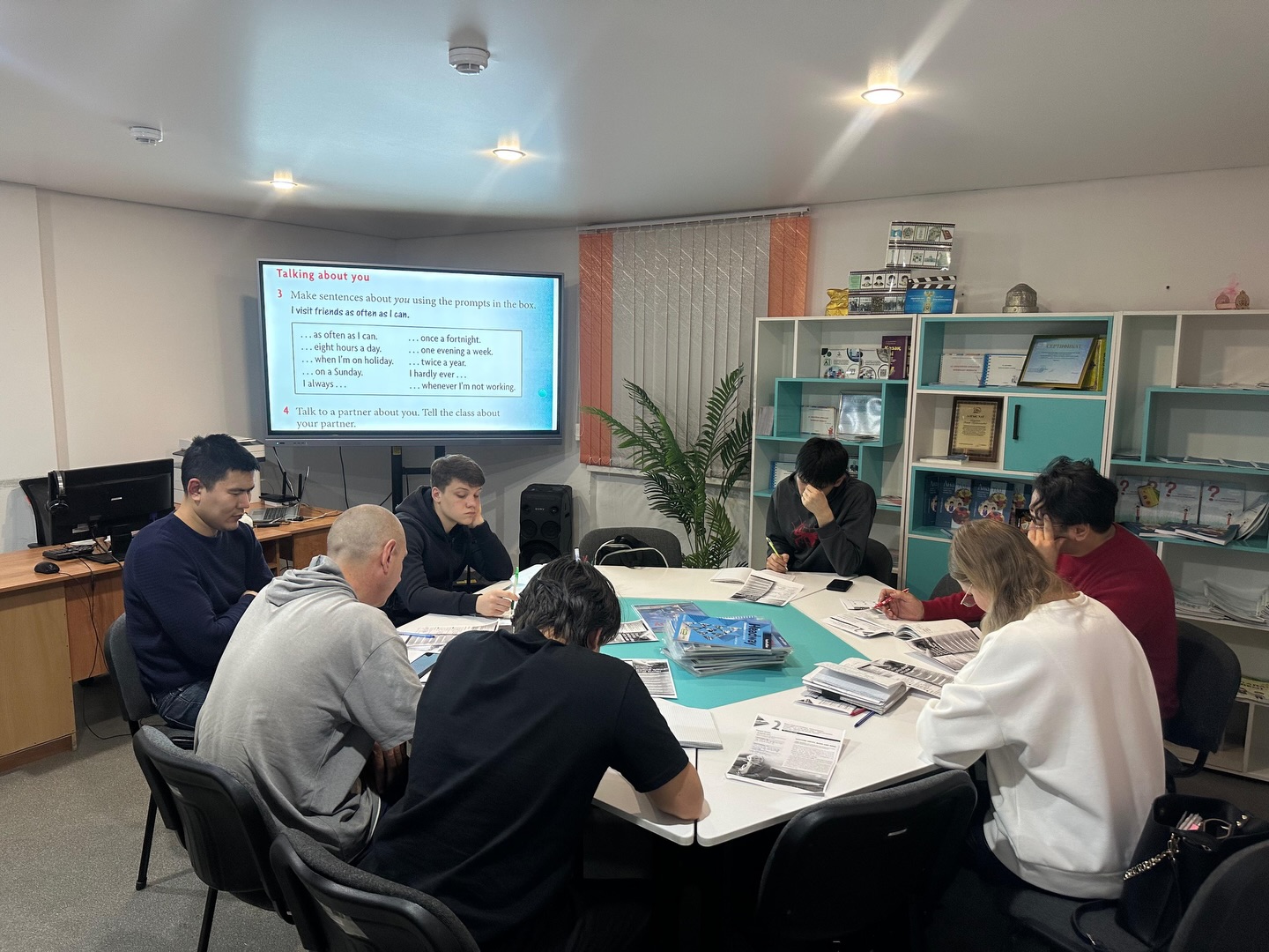 ҚАЗАҚ, ОРЫС ЖӘНЕ АҒЫЛШЫН ТІЛДЕРІНЕН 3-айлық курстарымыз жалғасуда