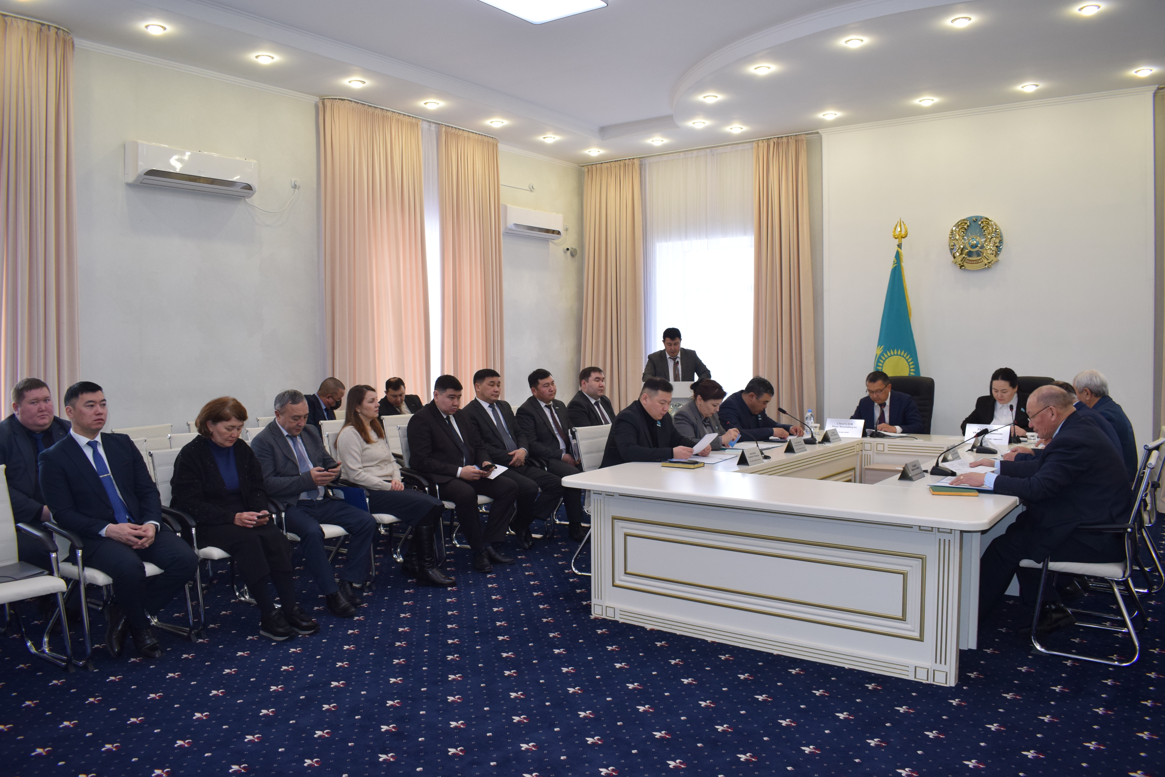 Аудандық мәслихаттың кезектен тыс сессиясында