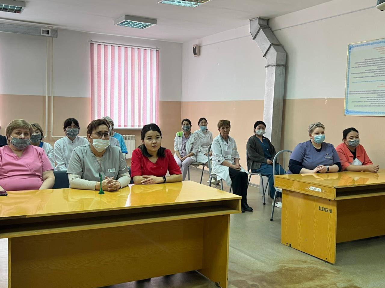 «Азаматтардың құқықтарын қорғау: жаңа конституциялық тетіктер» тақырыбында дөңгелек үстел өтті.