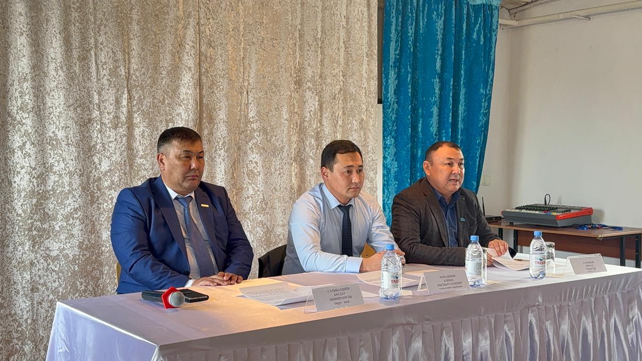 Қарабөгет ауылында сексеуілді тазалау мәселесі бойынша халықпен кездесу өтті