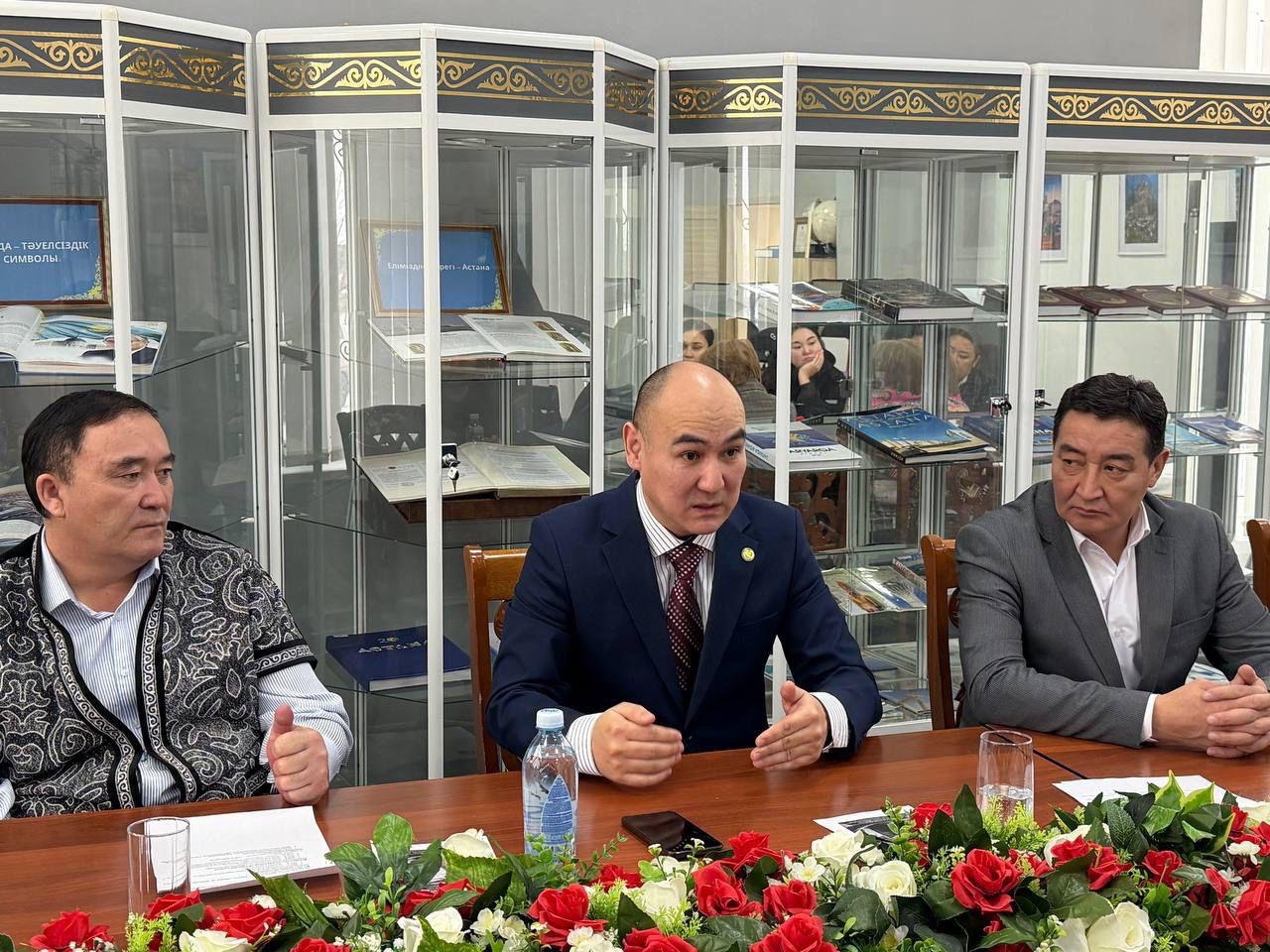 Астанада архив қызметкерлері мен құқық саласының мамандары неке институтының құқықтық негіздерін талқылады