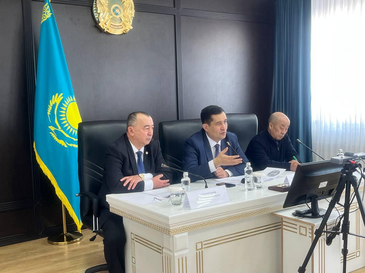 Состоялась встреча с государственными служащими