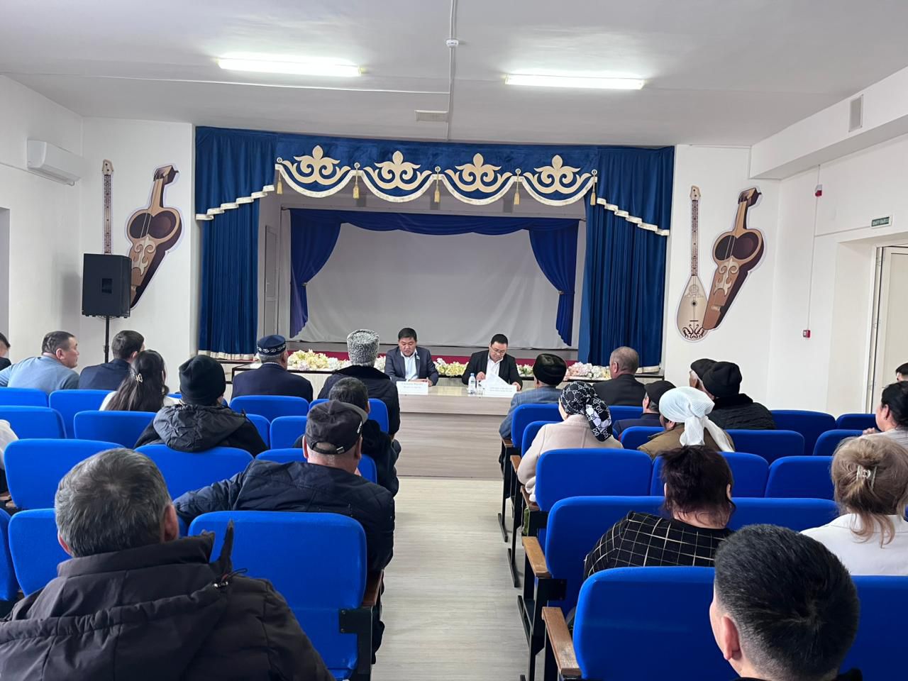 Жамбыл ауылдық округі тұрғындарымен Қазақстан Республикасының Конституциясының жаңа жобасын түсіндіруге арналған кездесу ұйымдастырылды