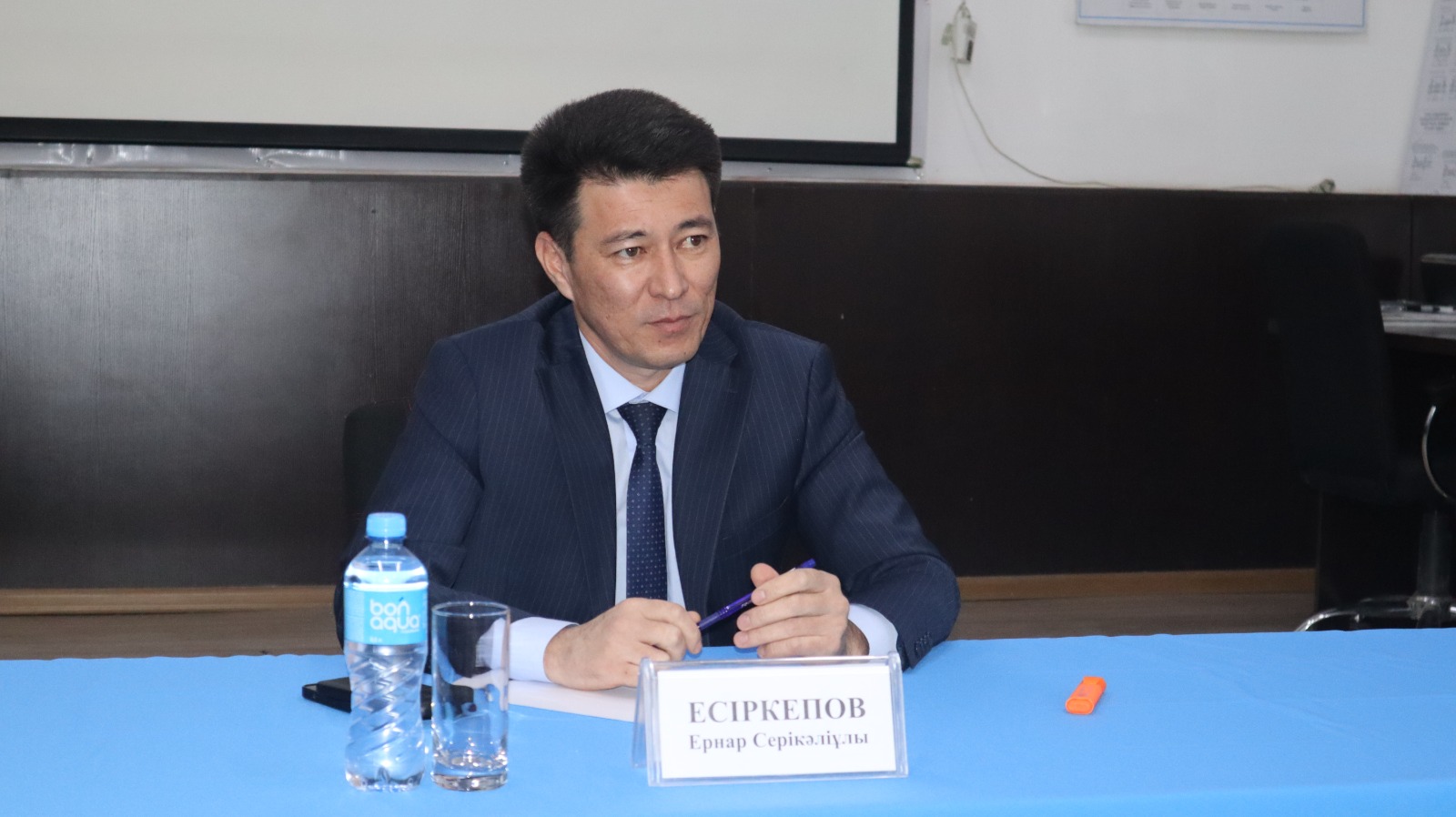 АУДАН ӘКІМІ ЕРНАР ЕСІРКЕПОВ ЛУГОВОЙ РЕЛЬС ДӘНЕКЕРЛЕУ КӘСІПОРНЫ ҚЫЗМЕТКЕРЛЕРІМЕН КЕЗДЕСТІ