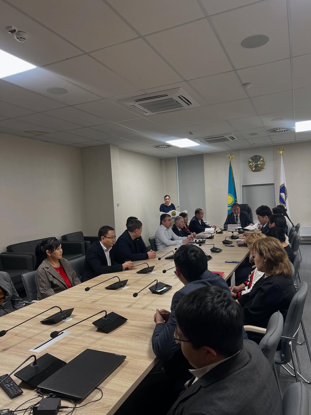 Конституция - ел тірегі