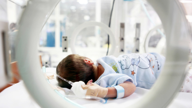 В Алматы родилась девочка весом 730 граммов