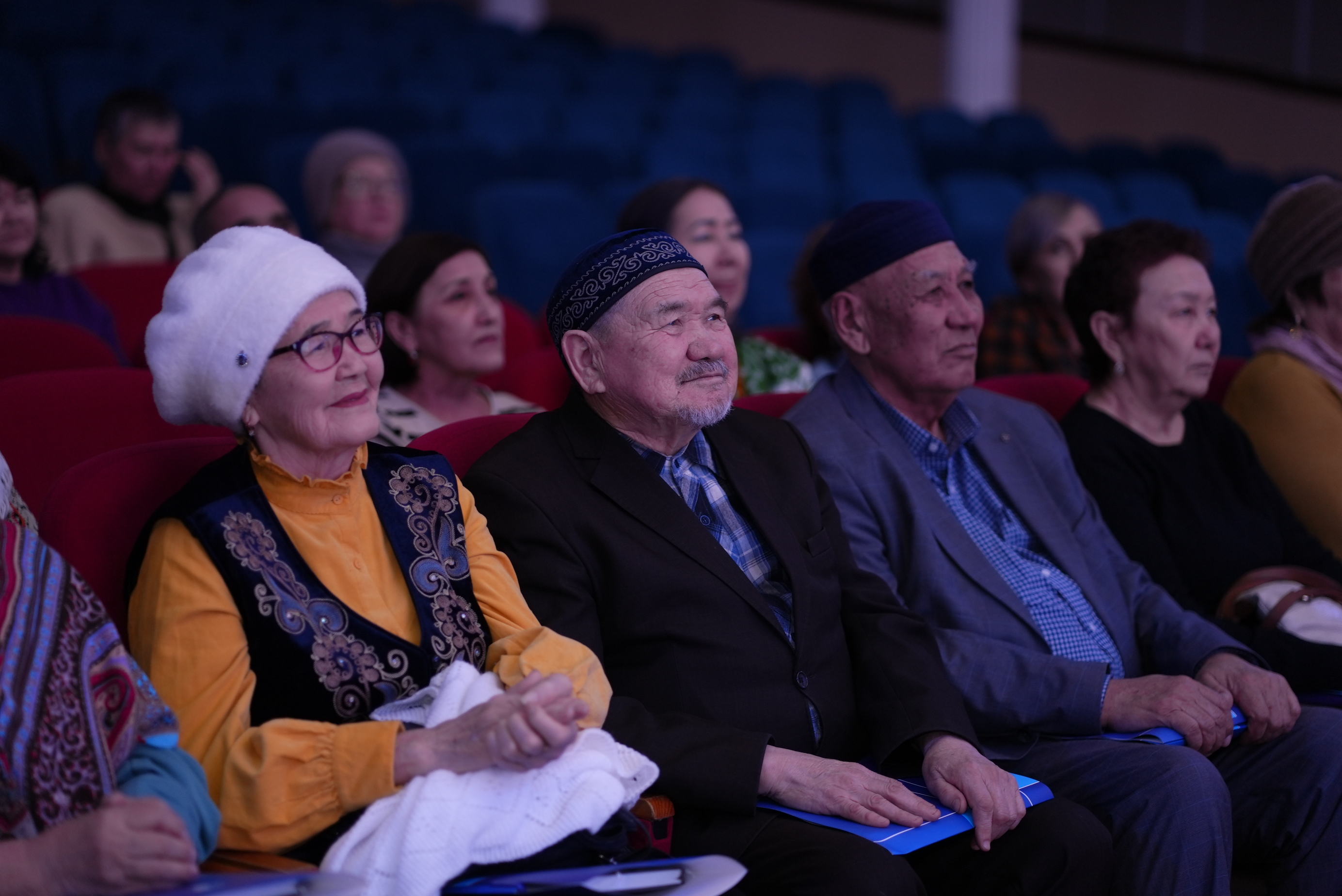 «Күміс университет»: Ақтөбеде 50 жастан асқан азаматтарға арналған оқу маусымы басталды