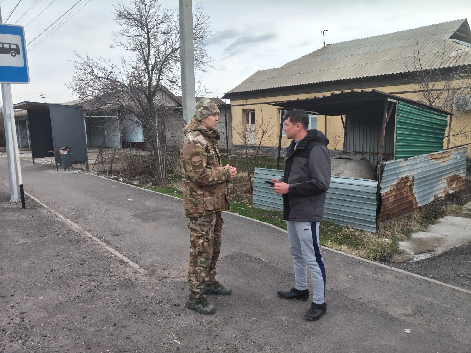 Өрт пен улы газдың алдын алу: құтқарушылар Сайрамда түсіндіру жұмыстарын жүргізді