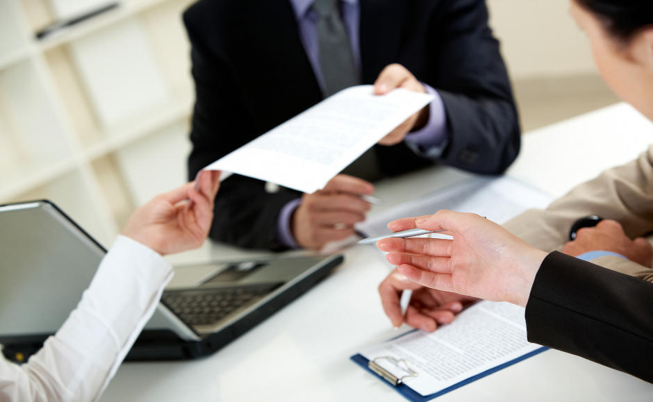 Как вернуть предоплату за неоказанные брокерские услуги