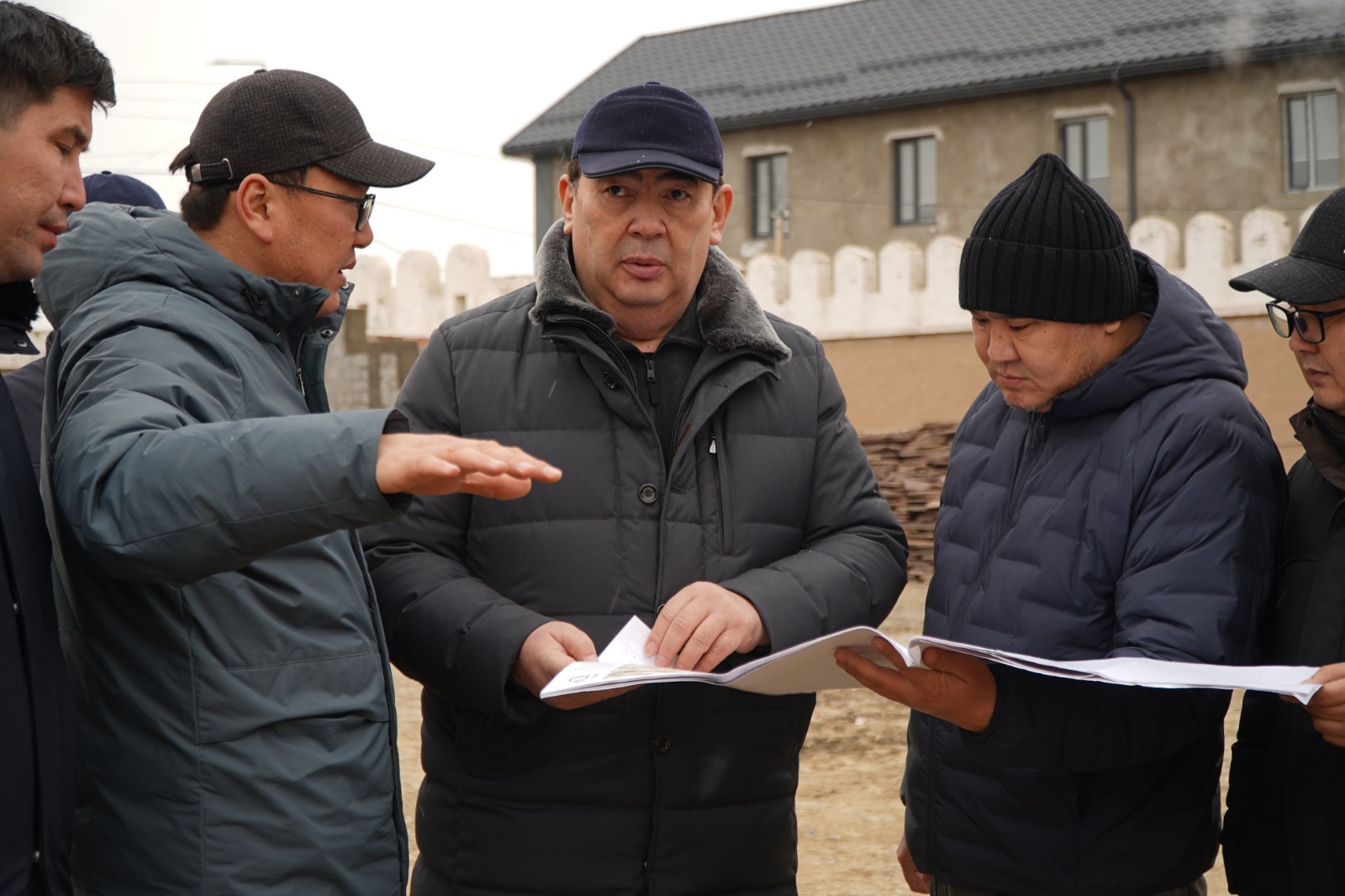 Қала әкімі жаңа саябақ және «Төрткүл» керуен сарайының құрылысымен танысты