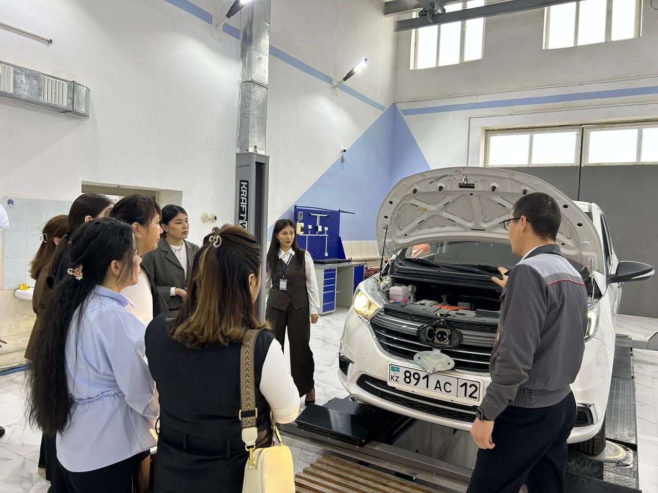 Қарақия кәсіптік колледжінде «Кәсіби бағдар беру жүйесін дамыту: мектеп және колледж ынтымақтастығы» тақырыбында семинар өтті