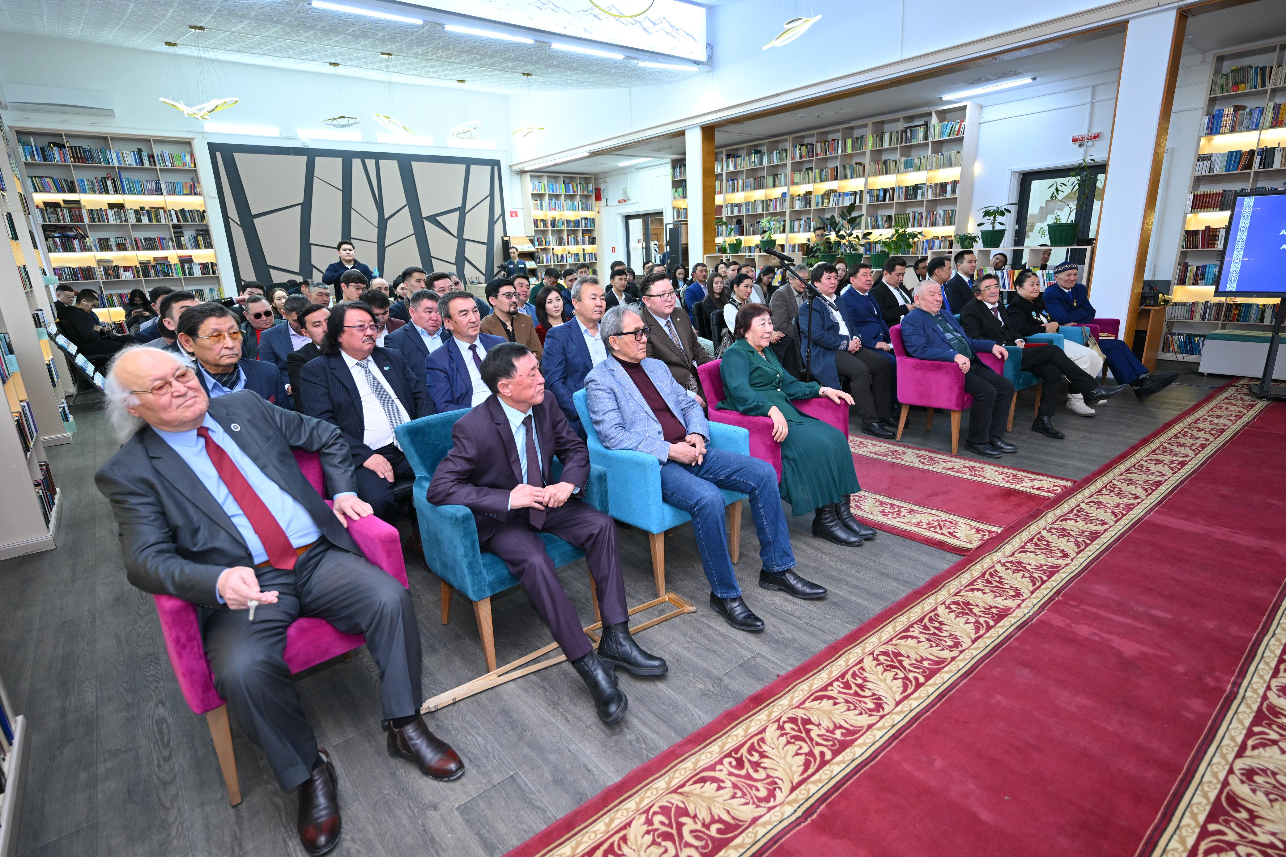 Облыс әкімі жергілікті ақын-жазушылармен кездесті