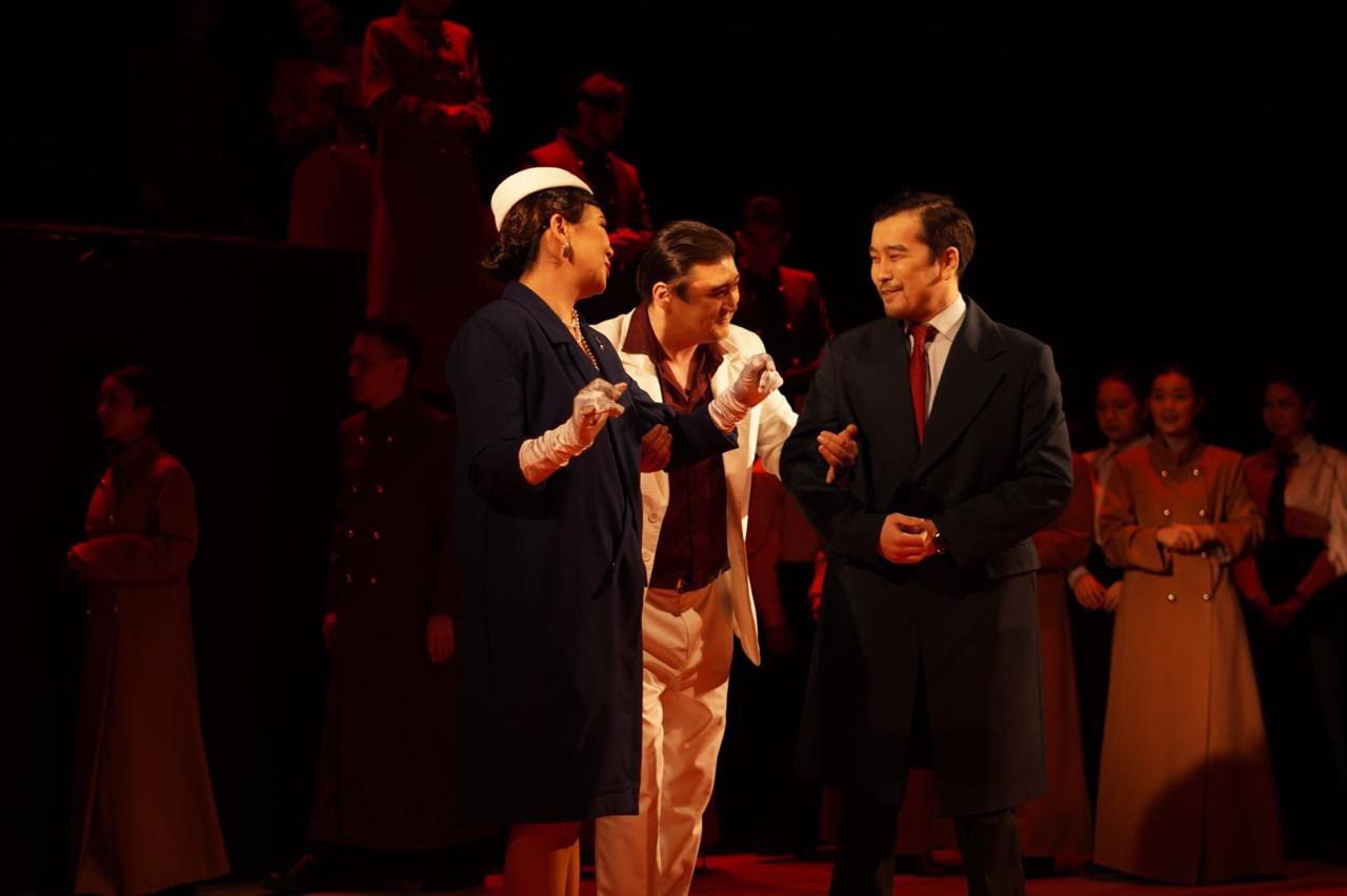 «Заң мен тәртіп»: Астанада «Екі ғұмыр» спектаклі қойылды