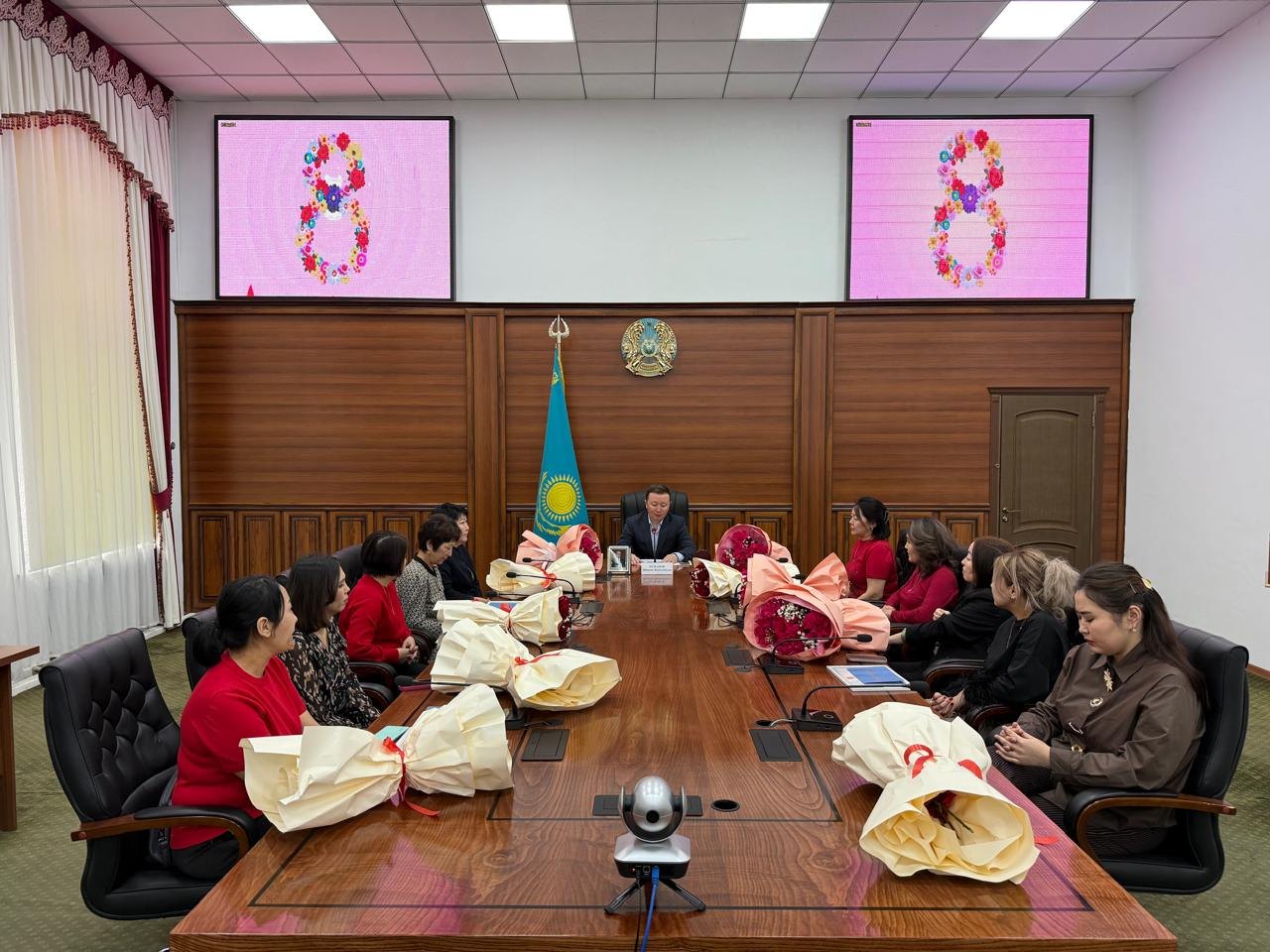 Коммуналдық сала қызметкерлерін құттықтады