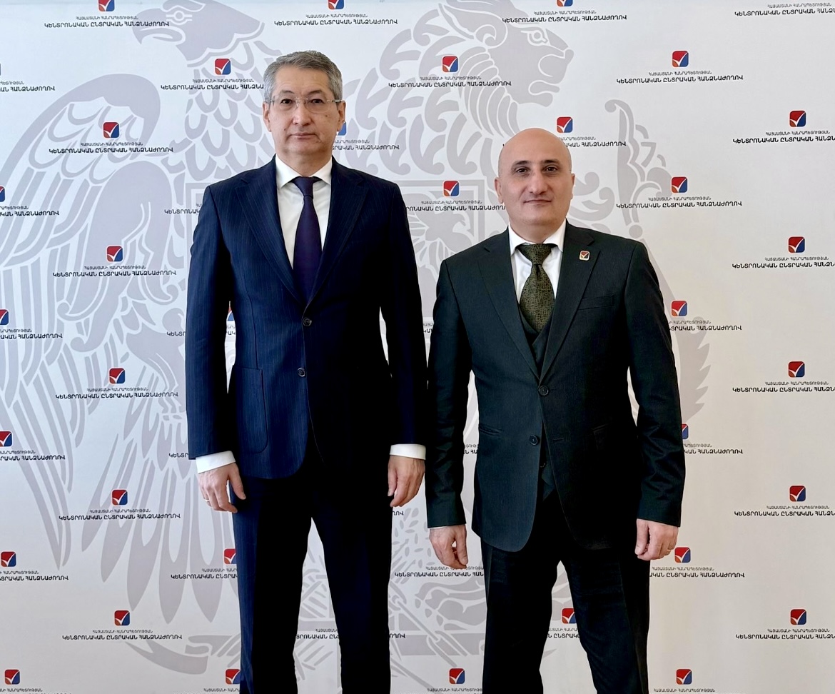 Армения Орталық сайлау комиссиясының төрағасы референдумды байқауға қатысады