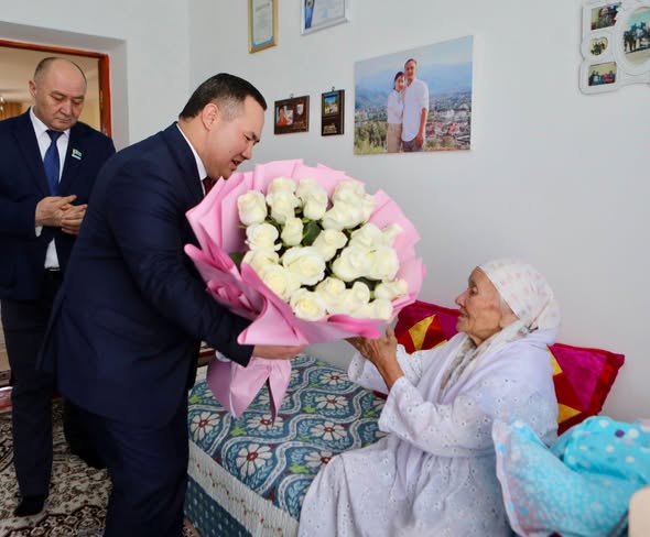 ТҮРКІСТАНДА ҚАРТ АНАЛАРҒА ҚҰРМЕТ КӨРСЕТІЛДІ