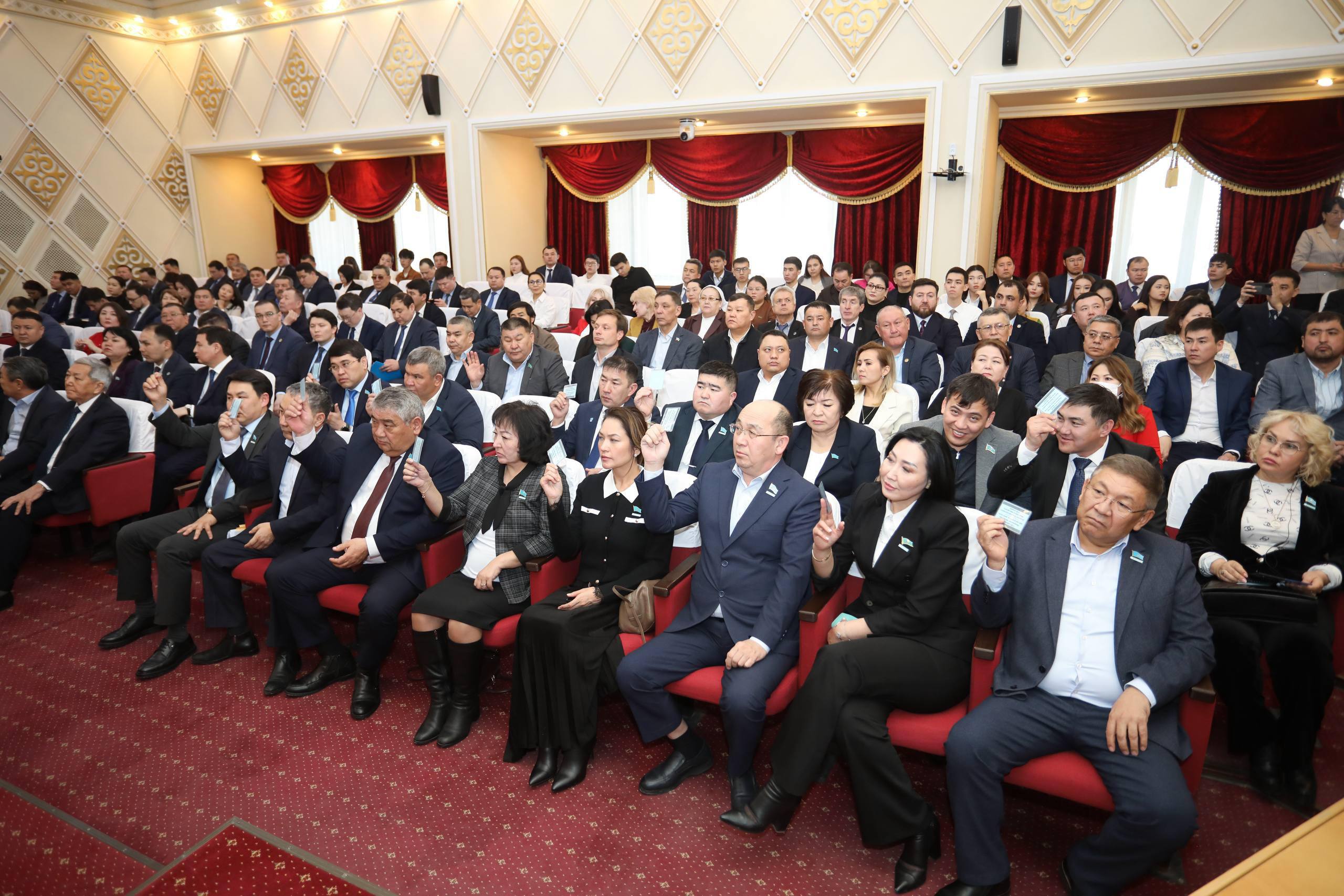 Маңғыстау облыстық мәслихатының кезектен тыс XXVI сессиясы өтті