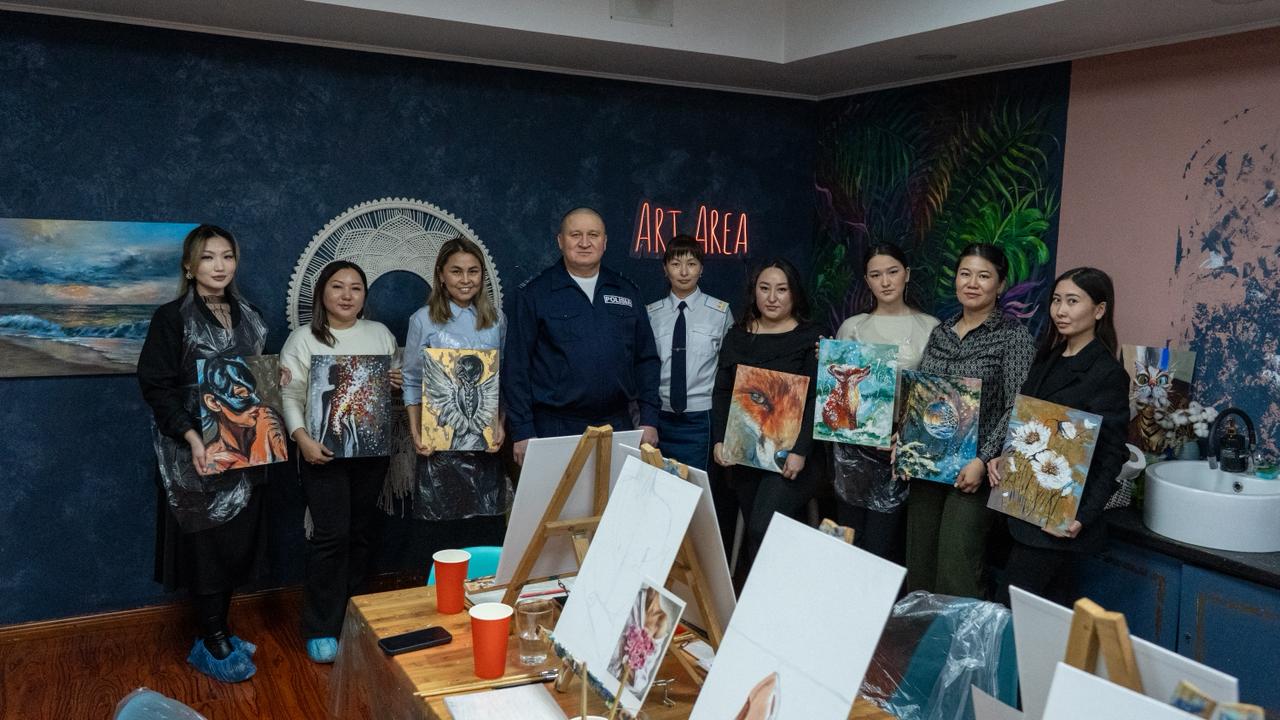 Шығармашылық тарту: ШҚО ПД қызметкерлері өнер әлеміне енді