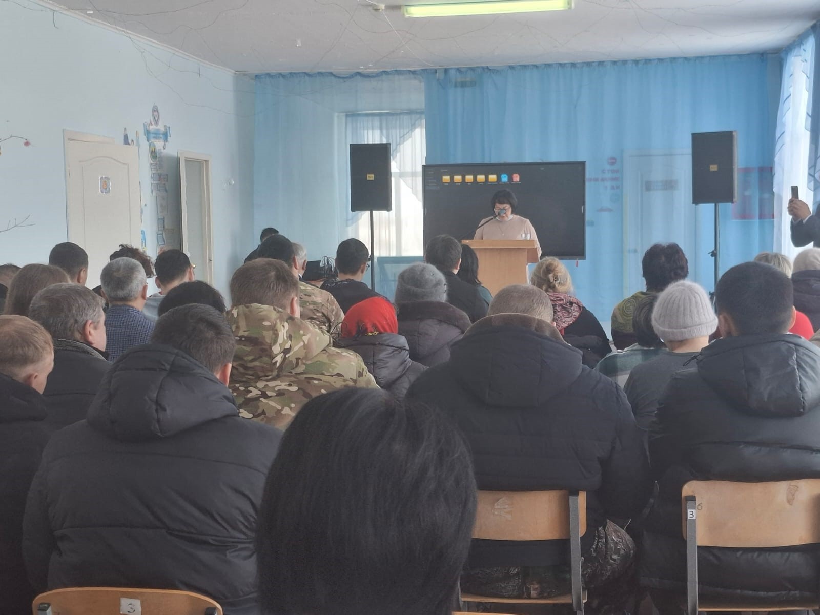 Қосарал ауылдық округінде округ әкімінің есептік кездесуі