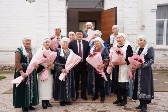 АҚ ЖАУЛЫҚТЫ ӘЖЕЛЕРГЕ АЛҒЫС ПЕН ҚҰРМЕТ.