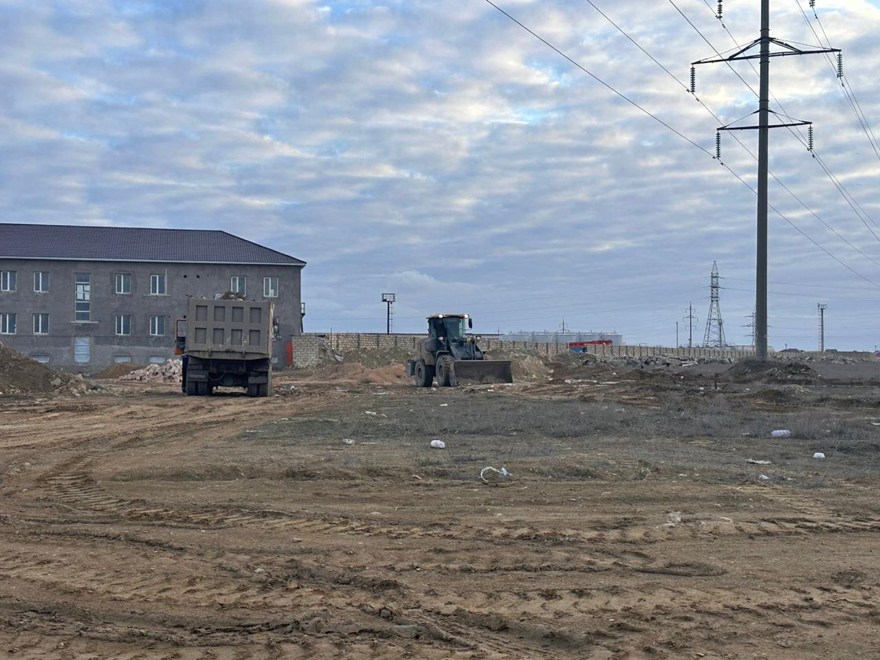 "Таза Қазақстан" акциясы аясында Атамекен ауылдық округінде тазалық жұмыстары күнделікті жүргізілуде.