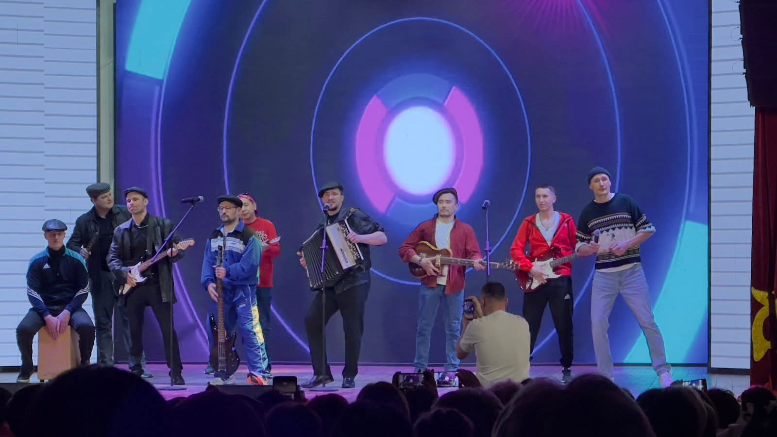 Халықаралық әйелдер күні қарсаңында, 6 наурыз күні Әйет ауылының аудандық мәдениет үйінде «Көктем. Сұлулық. Әлем.» атты мерекелік концерт өтті.