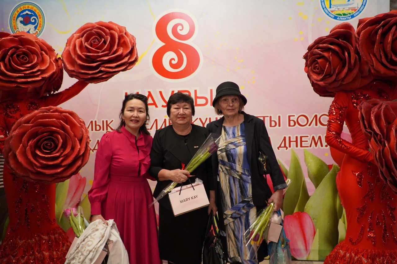 8 наурыз – Халықаралық әйелдер күніне орай аудан тұрғындарына арналған «Әйелмен әлем әдемі» атты мерекелік концерт өтті